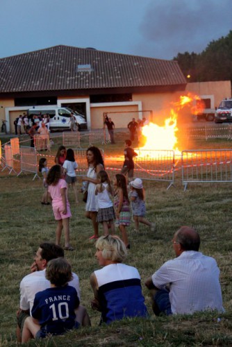 01 - Feu de la Saint-Jean 2014 - c Mairie de Perols